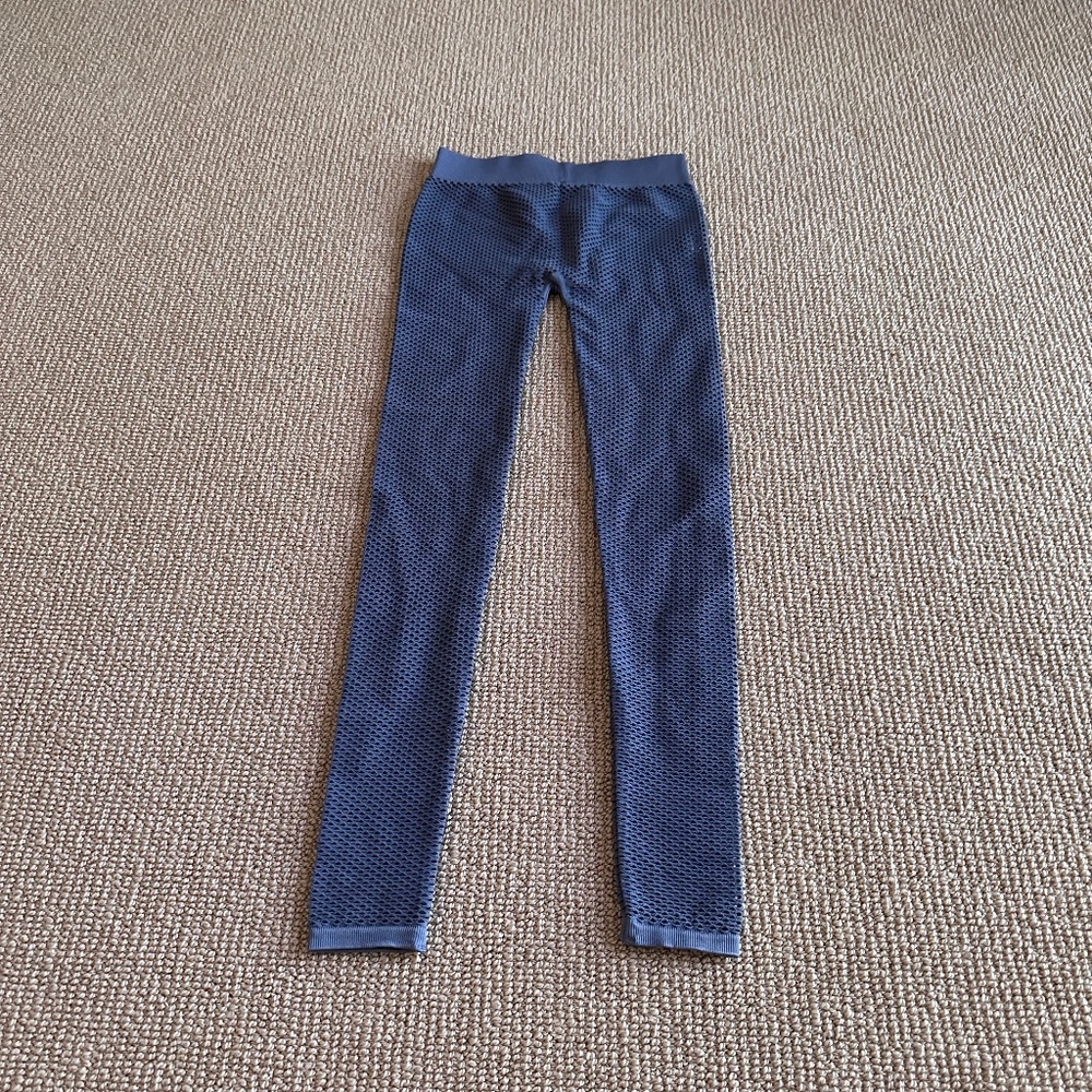 Skims Seagrass Perforated Open Knit Seamless Leggings, Size Small NWT